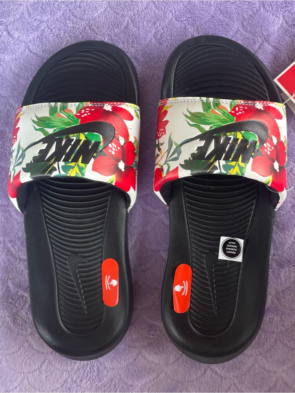 BNWT Women’s Nike Black/Floral Victori 1 Slides Size (US) 6